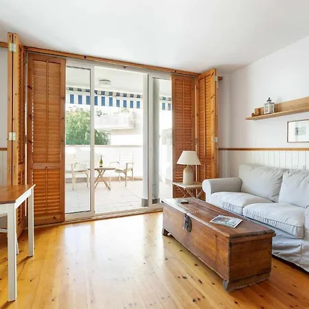 A 10 Minutos De La Paya 锡切斯