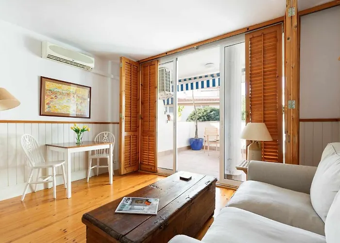 - A 10 Minutos De La Paya *